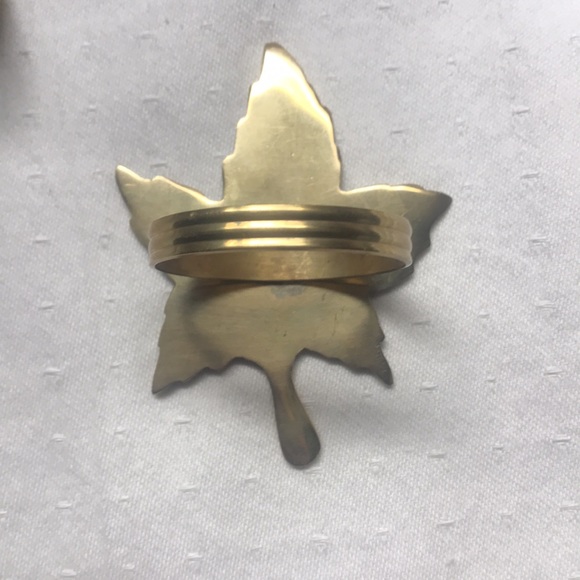 4 Brass Maple Leaf Napkin Rings - Picture 5 of 6